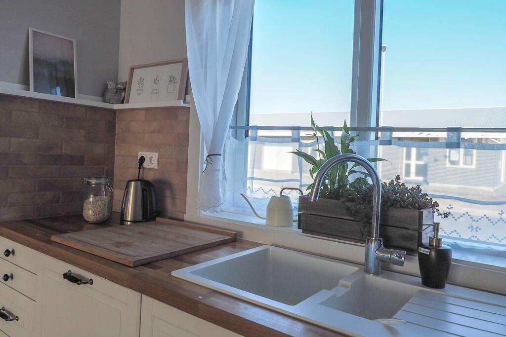 Stylish Apartment With 2 Bedrooms Eyrarbakki Extérieur photo