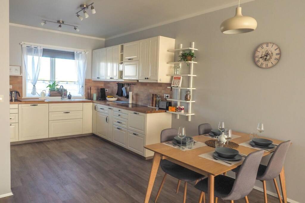 Stylish Apartment With 2 Bedrooms Eyrarbakki Extérieur photo